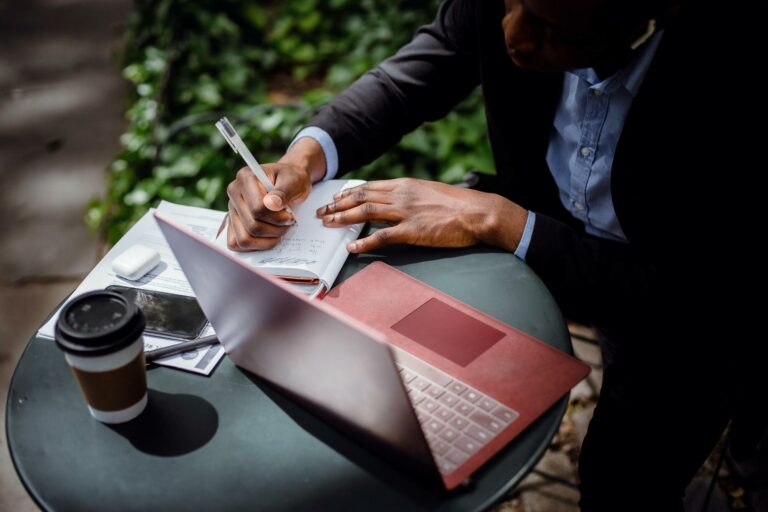 Entreprise 100 % digitale : de l'idée au lancement